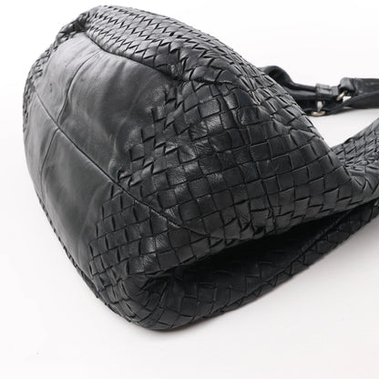 Bottega Veneta Intrecciato Campana Leder Umhängetasche in Schwarz 125787