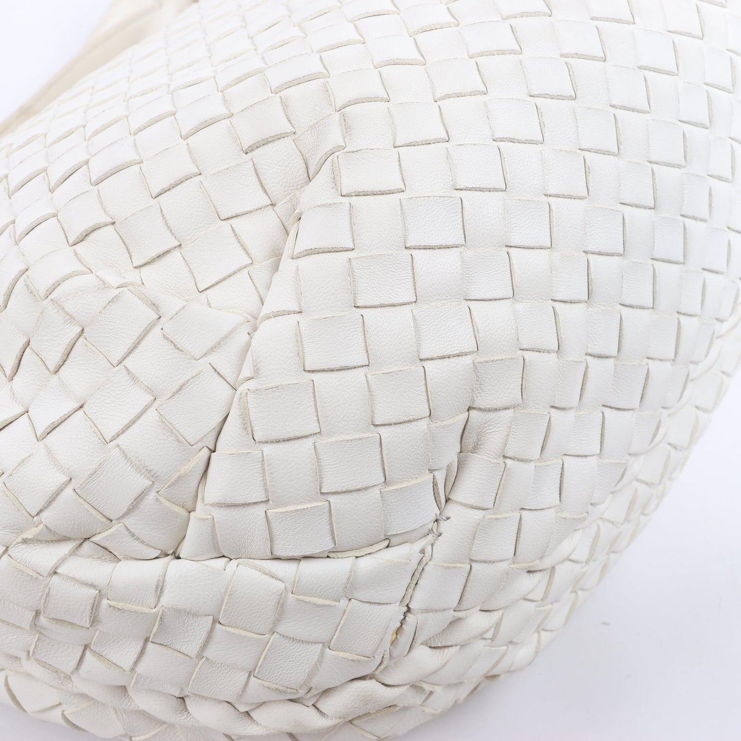 Bottega Veneta Intrecciato Hobo Leder Umhängetasche in Weiß