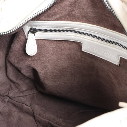 Bottega Veneta Intrecciato Hobo Leder Umhängetasche in Weiß