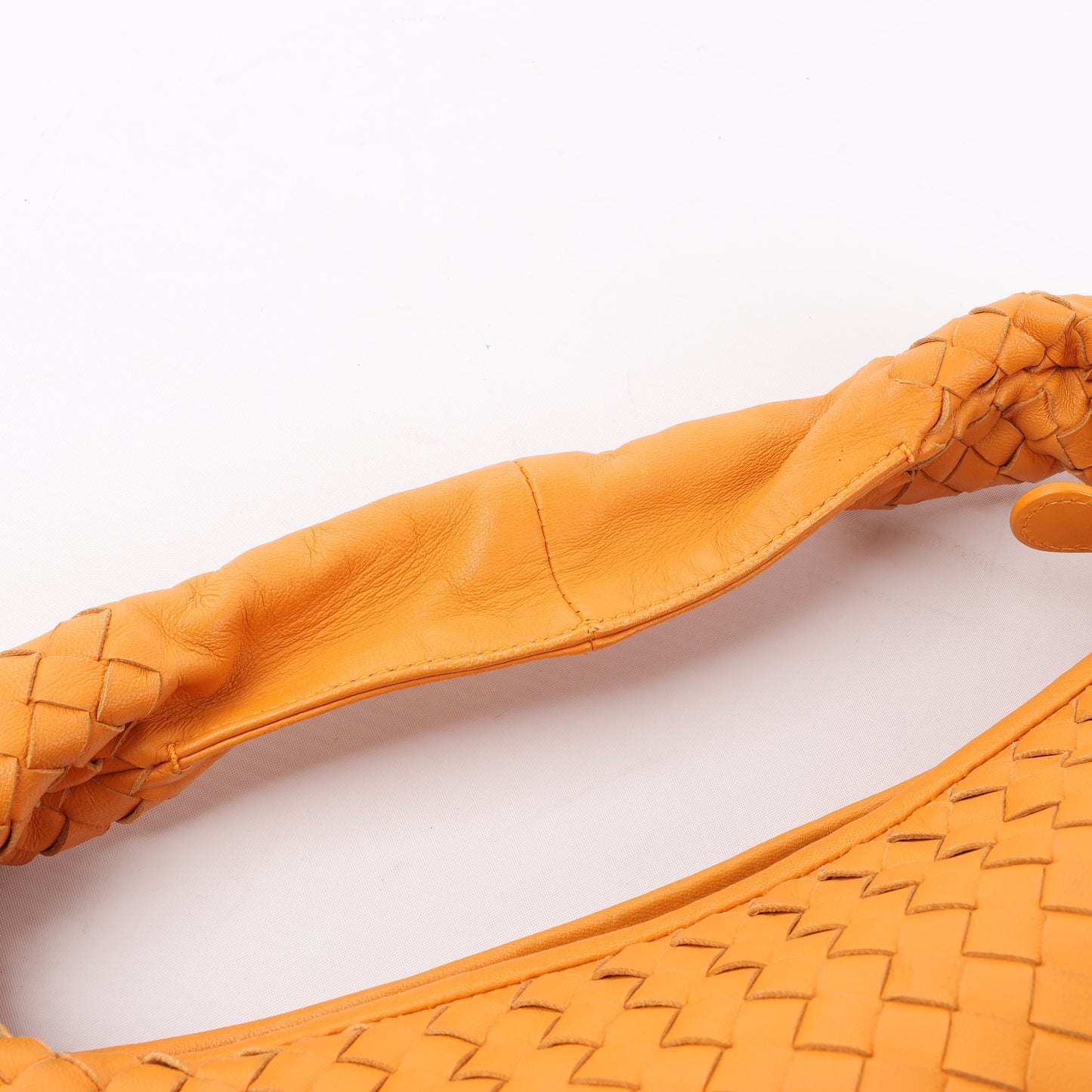 Bottega Veneta Intrecciato Hobo Leder Umhängetasche in Orange