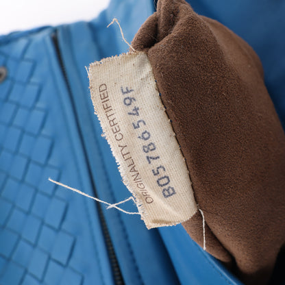BOTTEGA VENETA Schultertasche aus Intrecciato-Leder mit Kette in Blau