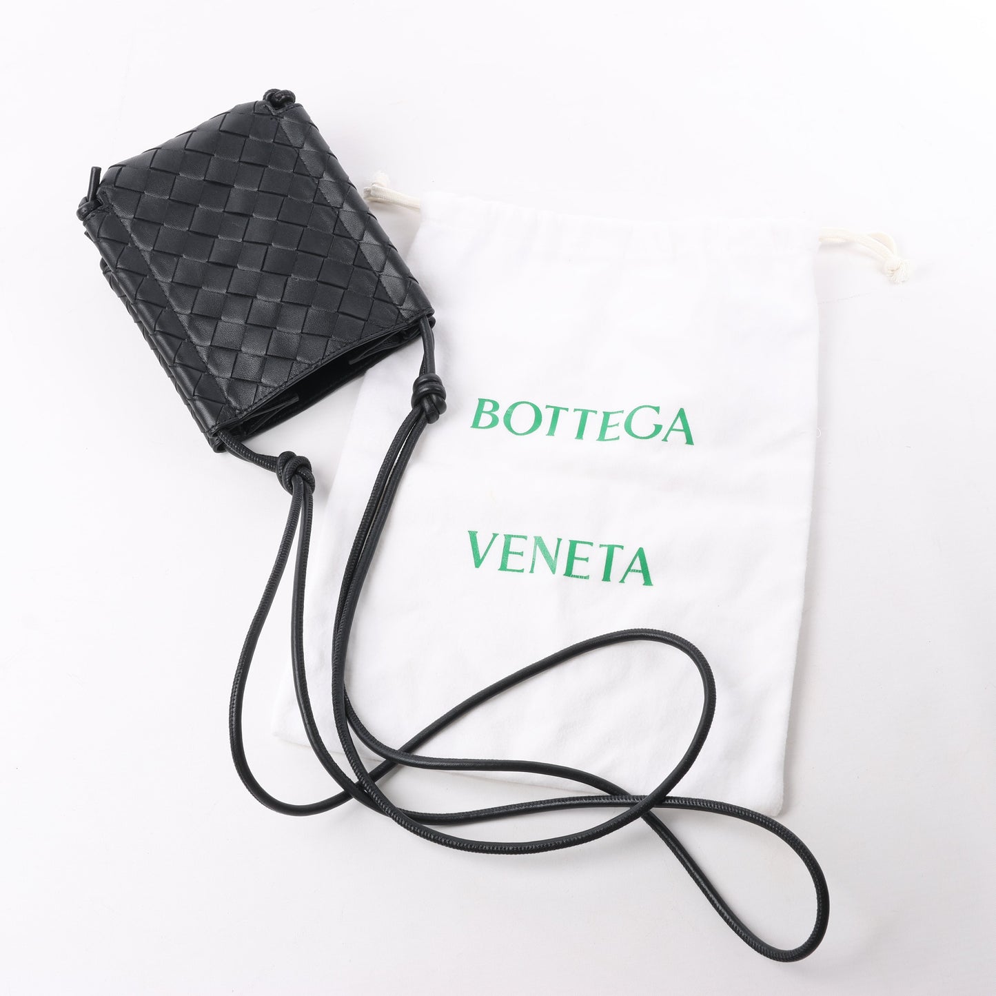 Bottega Veneta Intrecciato Leder Umhängetasche in Schwarz