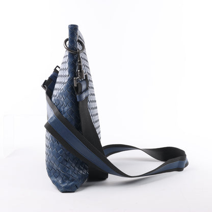 Bottega Veneta Nappa Intrecciato VN Umhängetasche in Blau 161623