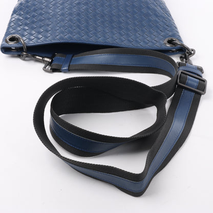 Bottega Veneta Nappa Intrecciato VN Umhängetasche in Blau 161623