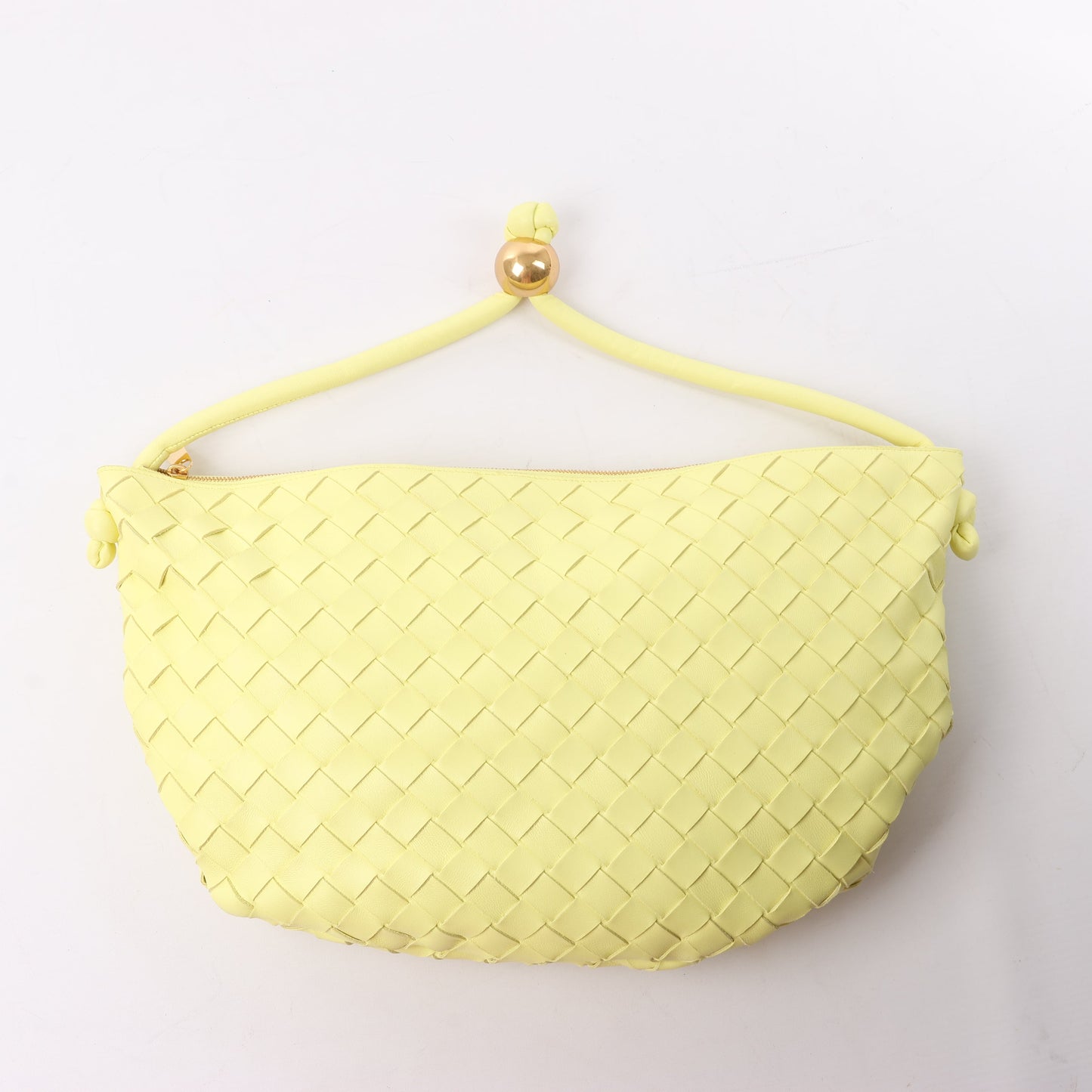 Bottega Veneta Intrecciato Medium Turns Pouch Schultertasche aus Leder in Gelb