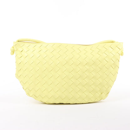 Bottega Veneta Intrecciato Medium Turns Pouch Schultertasche aus Leder in Gelb