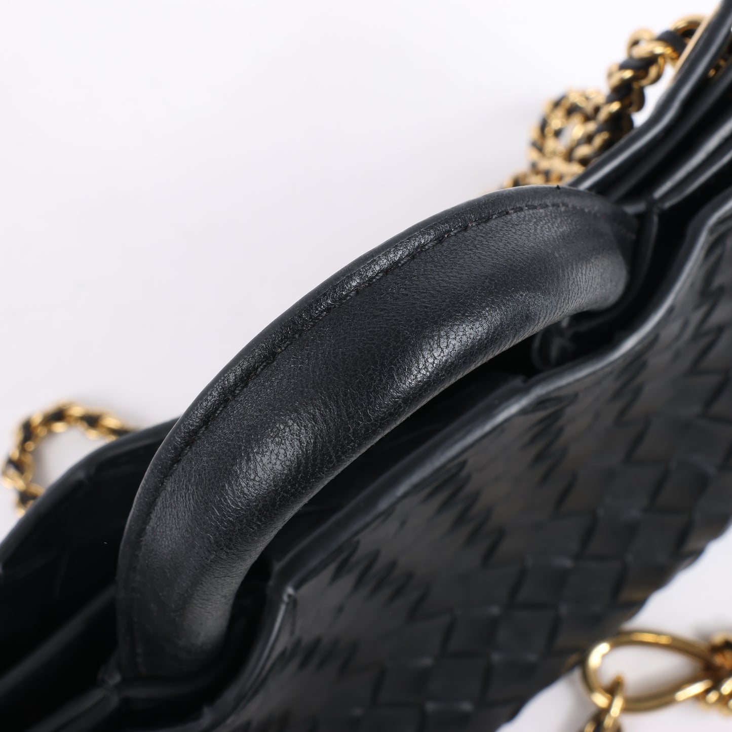 Bottega Veneta Intrecciato Kleine 2-Wege-Handtasche aus Andiamo-Leder in Schwarz