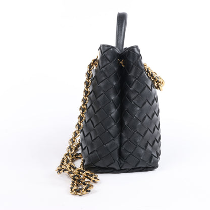 Bottega Veneta Intrecciato Kleine 2-Wege-Handtasche aus Andiamo-Leder in Schwarz