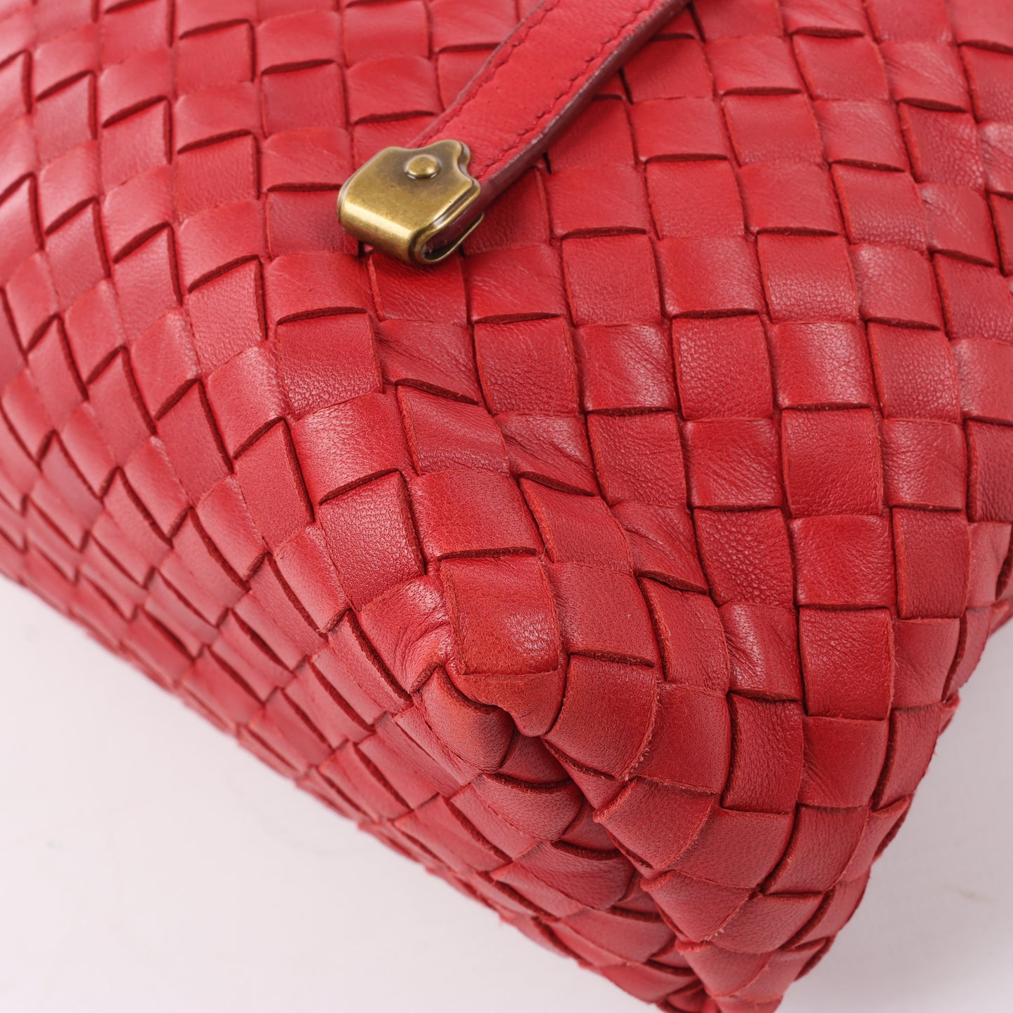 Bottega Veneta Intrecciato-Lederhandtasche in Rot