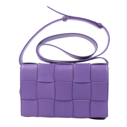 Bottega Veneta Maxi Intrecciato Kassetten-Umhängetasche aus Leder in Lila