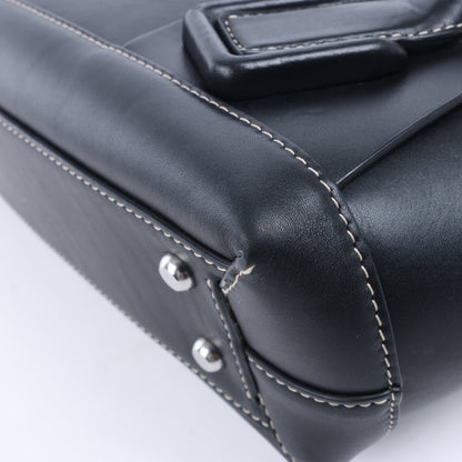 Bottega Veneta Arco Maxi Intrecciato Lederhandtasche in Schwarz