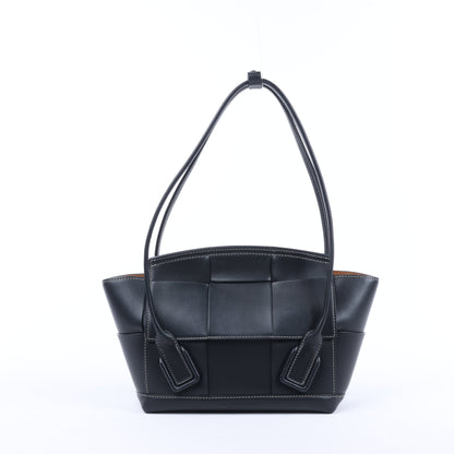 Bottega Veneta Arco Maxi Intrecciato Lederhandtasche in Schwarz