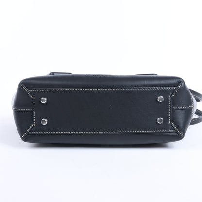 Bottega Veneta Arco Maxi Intrecciato Lederhandtasche in Schwarz