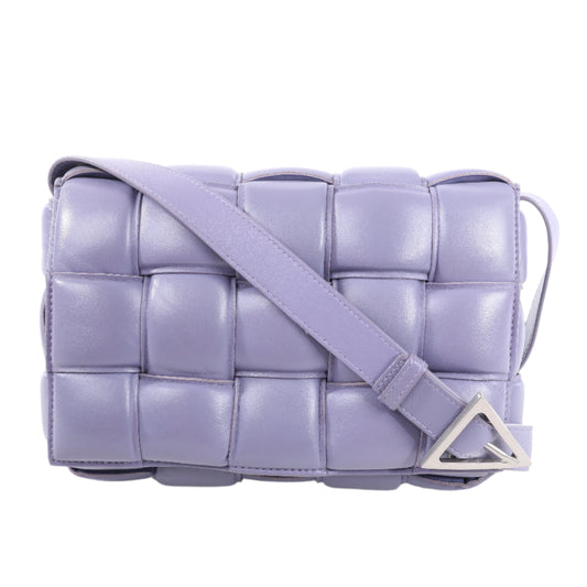 Bottega Veneta gepolsterte Kassetten-Maxi-Schultertasche aus Intrecciato-Leder in Lila