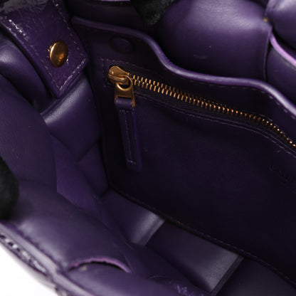 Bottega Veneta gepolsterte Kassetten-Maxi-Schultertasche aus Intrecciato-Leder in Lila