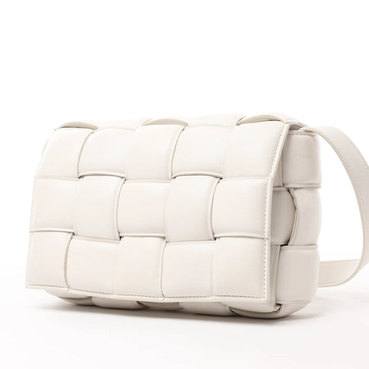 Bottega Veneta gepolsterte Kassetten-Maxi-Schultertasche aus Intrecciato-Leder in Ecru