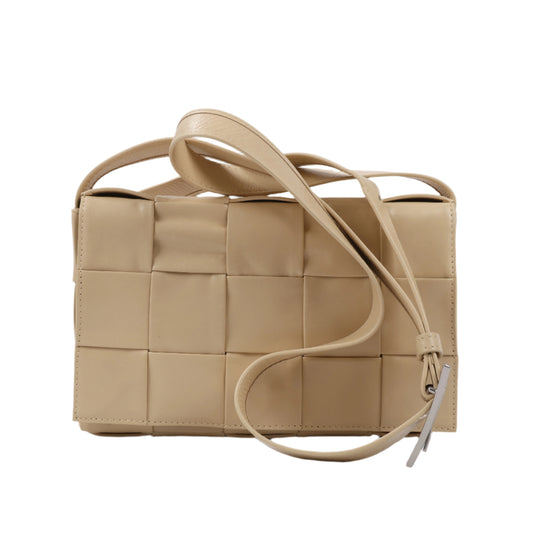 Bottega Veneta Maxi Intrecciato Kassetten-Umhängetasche aus Leder in Beige