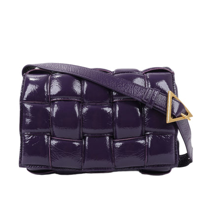 Bottega Veneta gepolsterte Kassetten-Maxi-Schultertasche aus Intrecciato-Leder in Lila