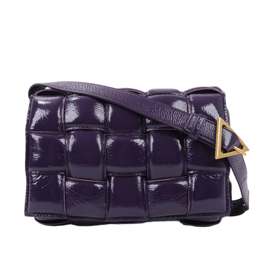Bottega Veneta gepolsterte Kassetten-Maxi-Schultertasche aus Intrecciato-Leder in Lila