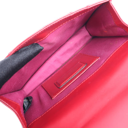 BVLGARI Serpenti Forever Schultertasche aus rotem Leder mit Kettenriemen