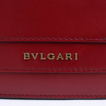 BVLGARI Serpenti Forever Schultertasche aus rotem Leder mit Kettenriemen