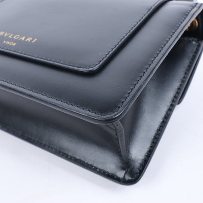 Sac à main en cuir Serpenti Bvlgari × Alexander Wang, noir