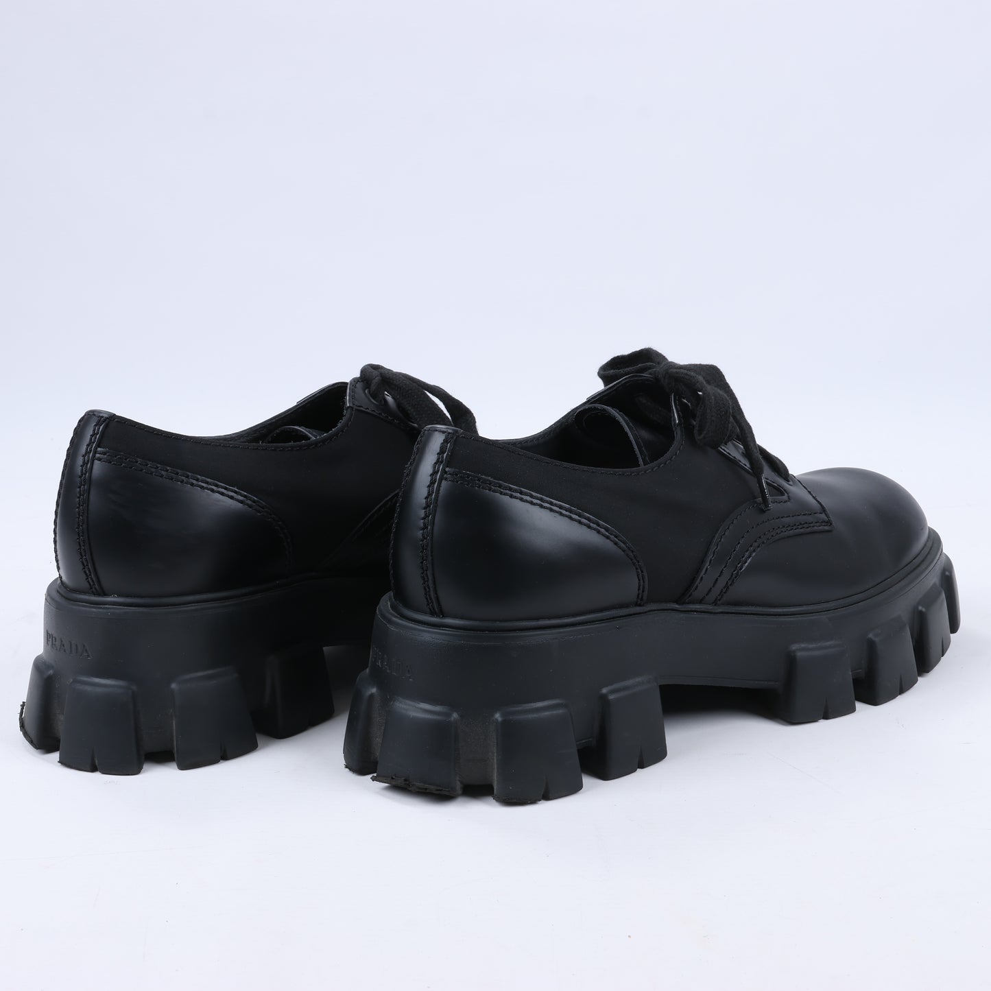 Prada Monolith Nylon &amp; Leder Loafer in Schwarz 2EE342, Größe 42 EU