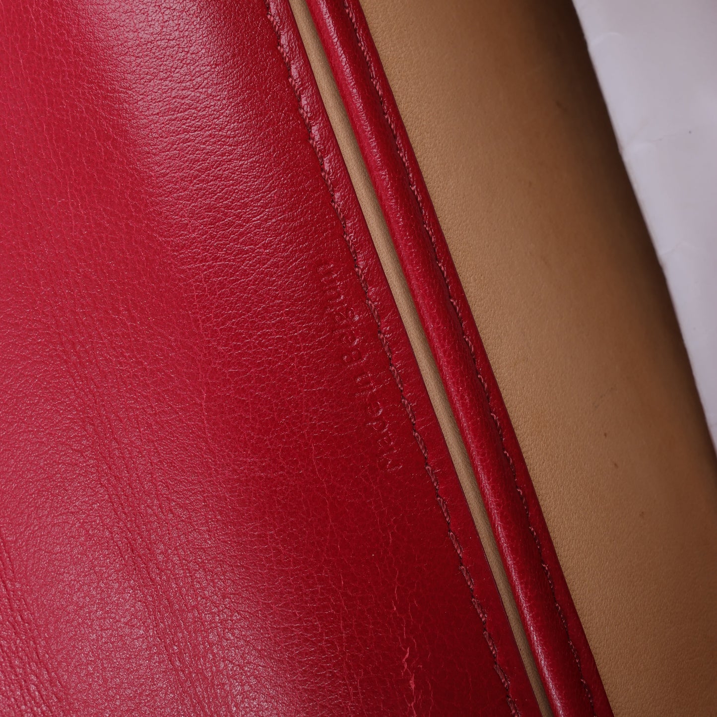 Delvaux Tempete Kleine 2-Wege-Handtasche aus Leder in Rot