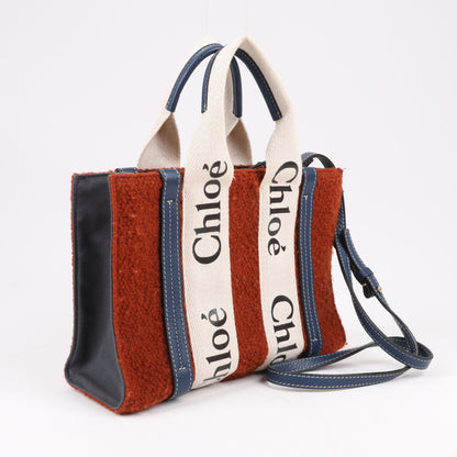 Chloé Woody – Kleine 2-Wege-Handtasche aus Wolle und Leder in Braun