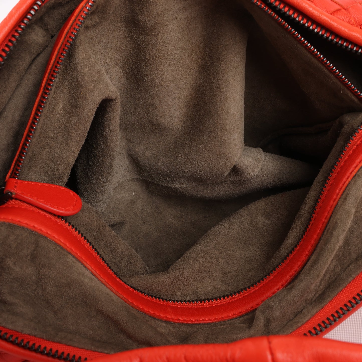 Bottega Veneta Intrecciato Hobo Leder Umhängetasche in Rot