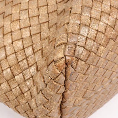 Bottega Veneta Intrecciato Cabat MM Ledertasche in Gold