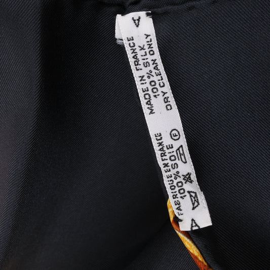 Hermès Carré 90 "ECOLE FRANCAISE D'EQUITATION" 100% Silk Scarf in Red x Black