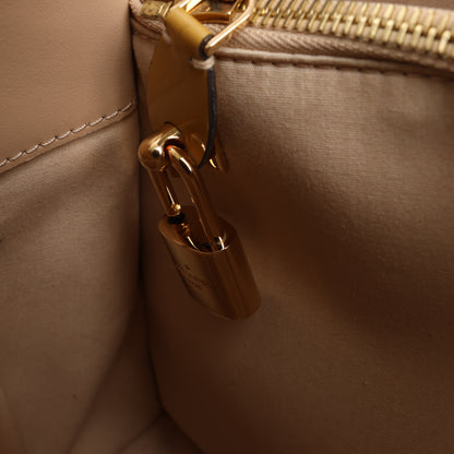 Louis Vuitton Monogram Vernis Montaigne MM Handtasche in Gelb M50169