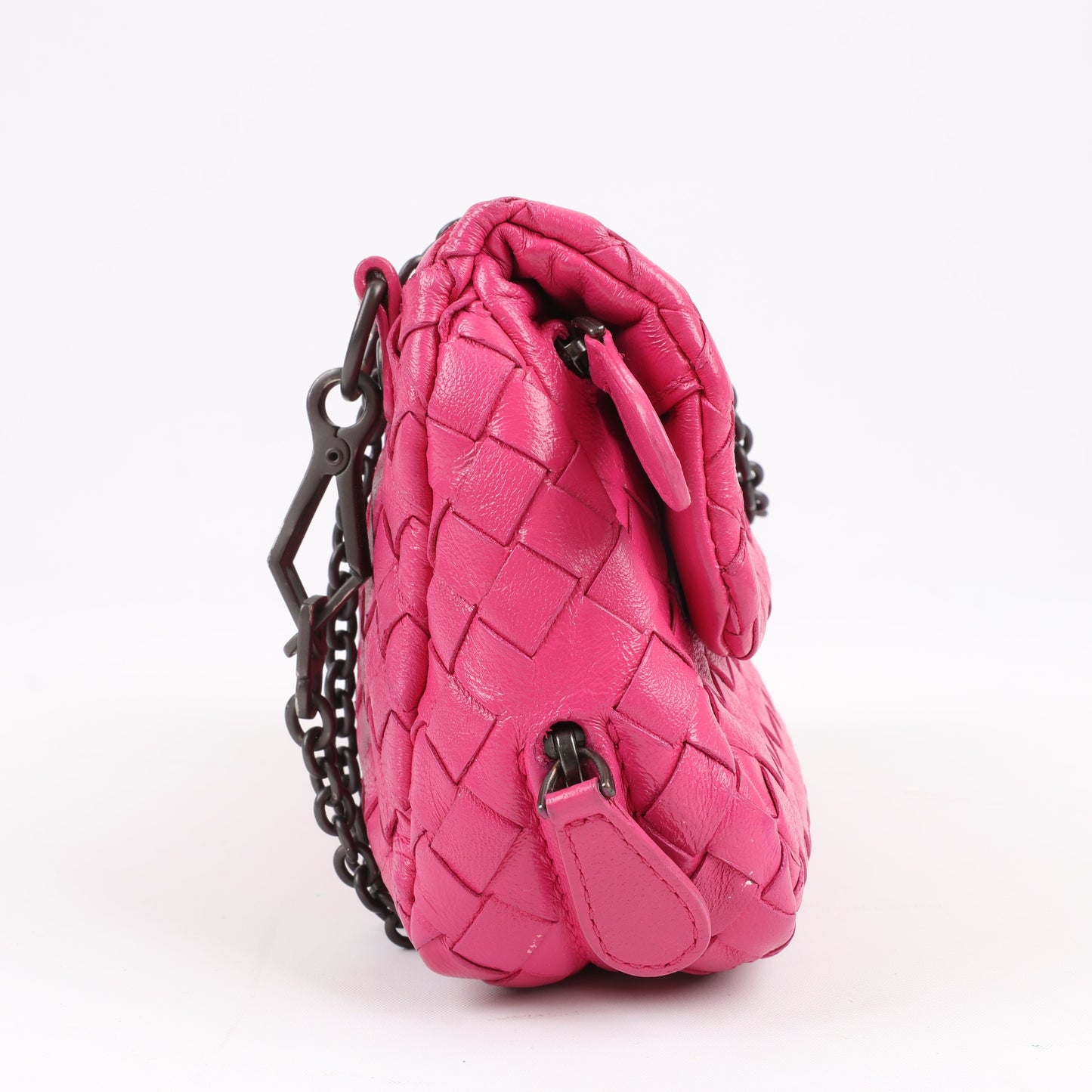 BOTTEGA VENETA – Schultertasche aus Intrecciato-Leder mit Kette in Pink