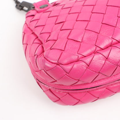 BOTTEGA VENETA – Schultertasche aus Intrecciato-Leder mit Kette in Pink