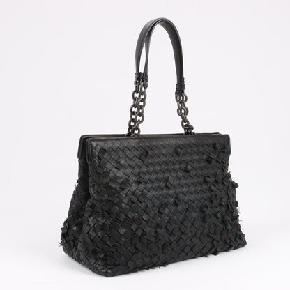 Umhängetasche aus Intrecciato-Leder von Bottega Veneta in Schwarz