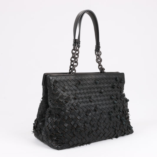 Umhängetasche aus Intrecciato-Leder von Bottega Veneta in Schwarz