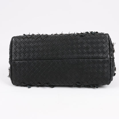 Umhängetasche aus Intrecciato-Leder von Bottega Veneta in Schwarz