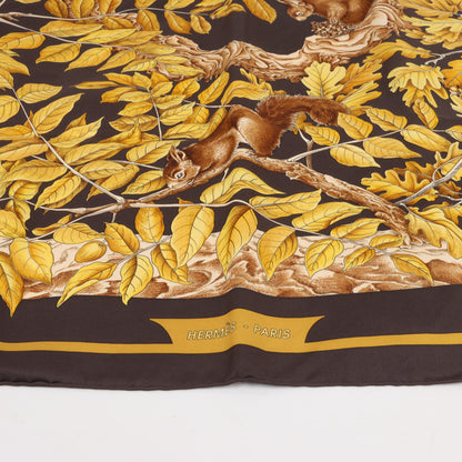 Hermès Carré 90 "CASSE NOISETTE" 100% Silk Scarf in Brown
