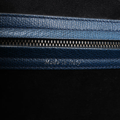 CELINE Luggage Phantom Mittelgroße Handtasche aus genarbtem Leder in Marineblau