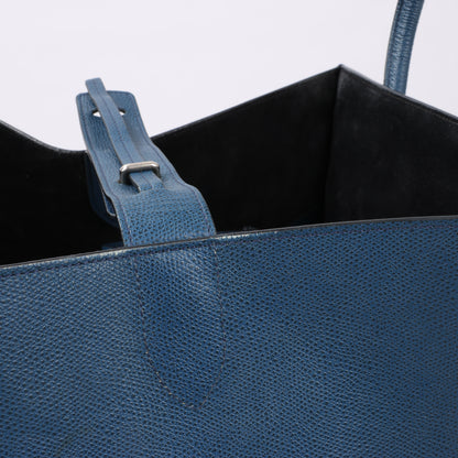 CELINE Luggage Phantom Mittelgroße Handtasche aus genarbtem Leder in Marineblau