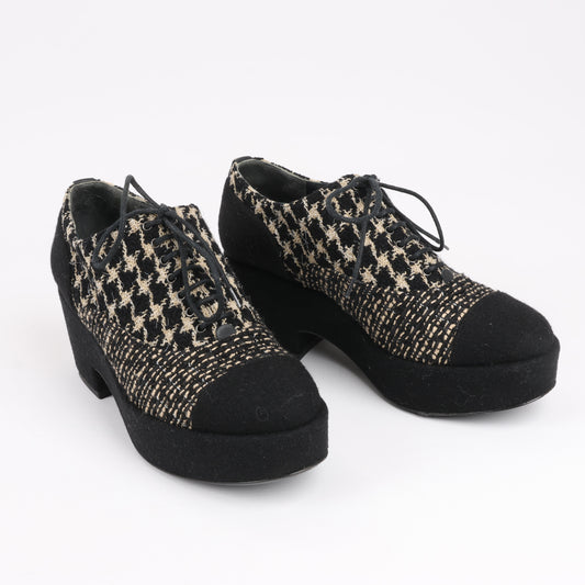 CHANEL Coco Tweed Felt Mark Leder x Stoff Stiefel G31378 in Schwarz x Beige, Größe 37 EU