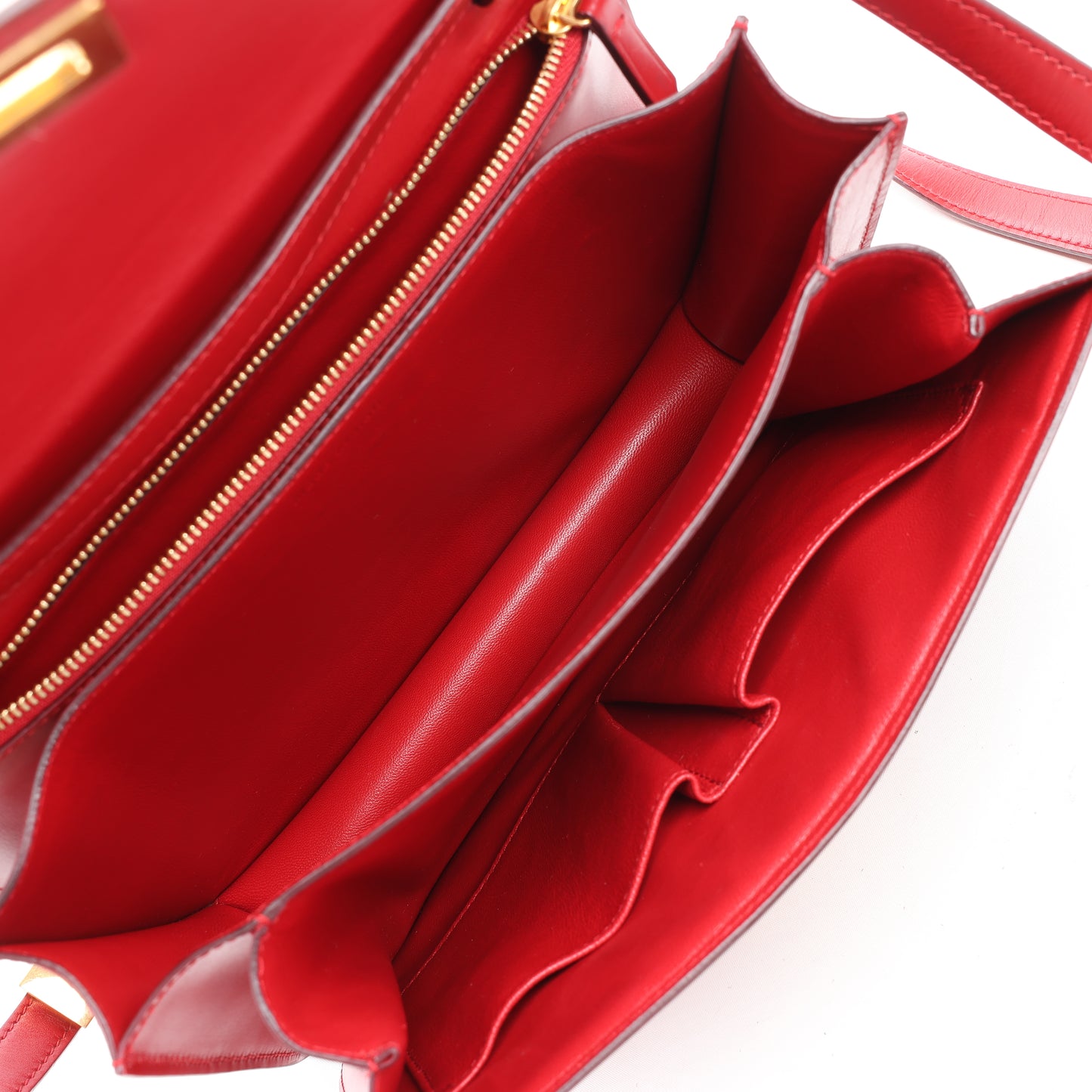 CELINE Classic Box Medium Leather Shoulder Bag in Red