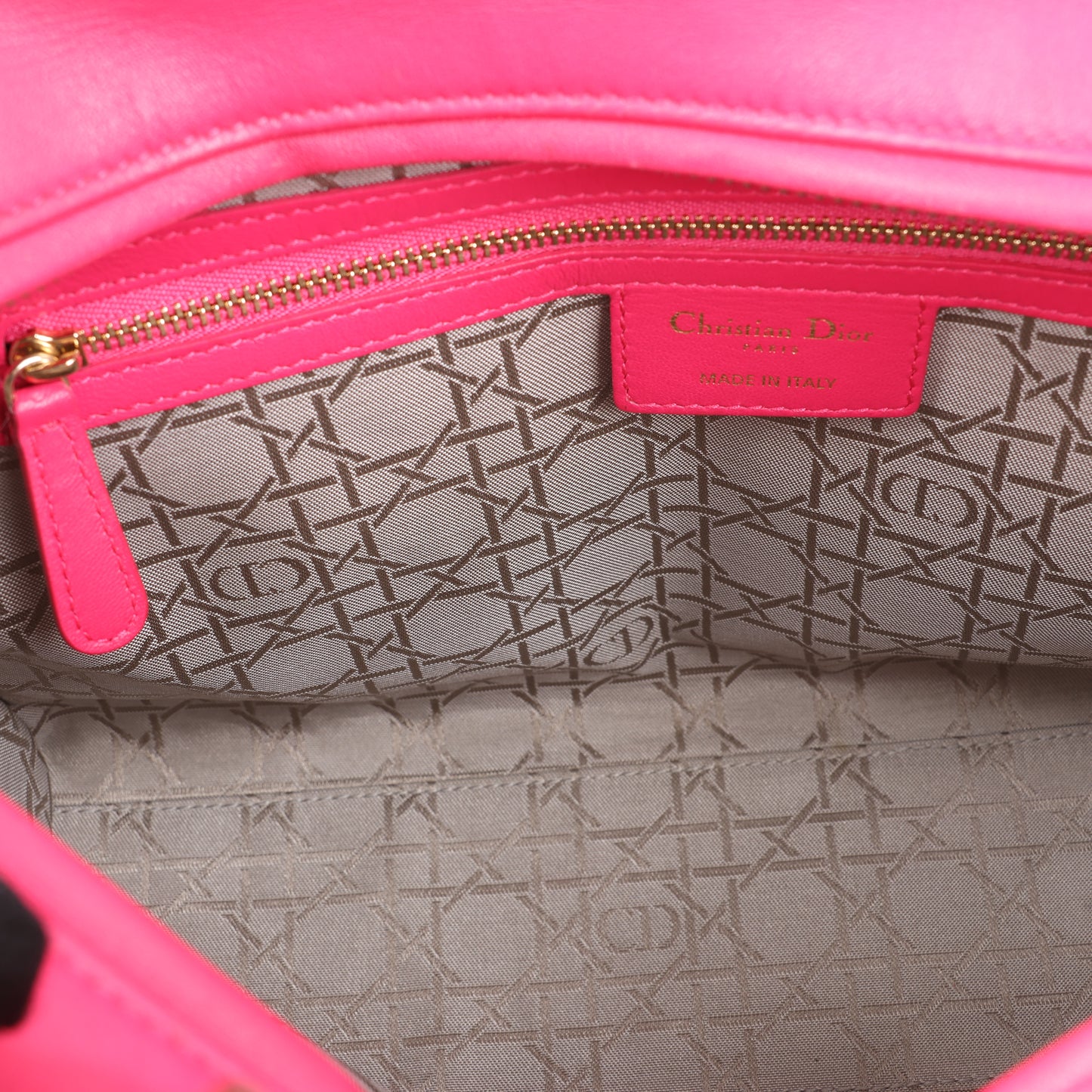 Christian Dior Lady Dior Cannage Große 2-Wege-Handtasche aus Leder in Pink