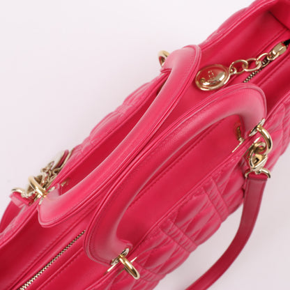 Christian Dior Lady Dior Cannage Große 2-Wege-Handtasche aus Leder in Pink