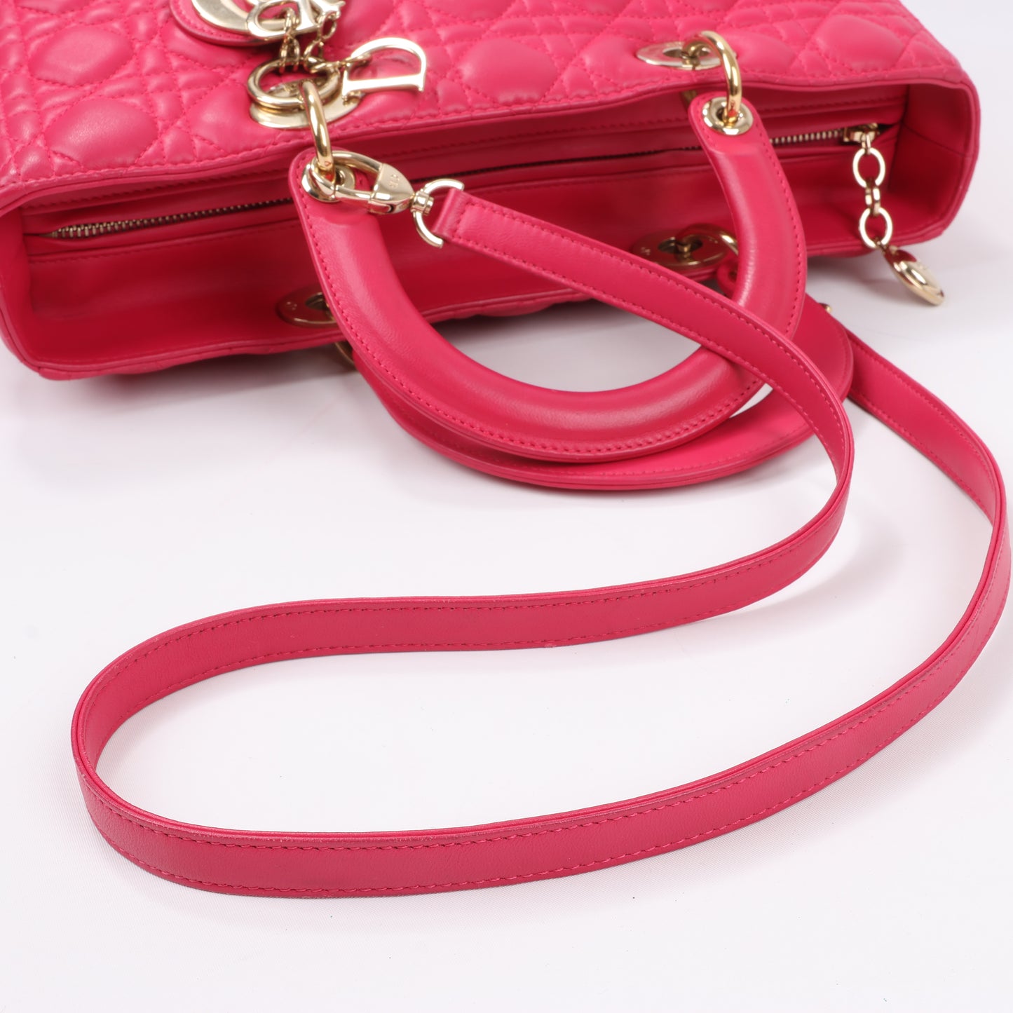 Christian Dior Lady Dior Cannage Große 2-Wege-Handtasche aus Leder in Pink