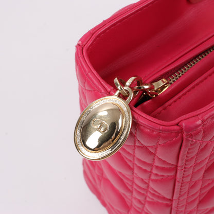 Christian Dior Lady Dior Cannage Große 2-Wege-Handtasche aus Leder in Pink