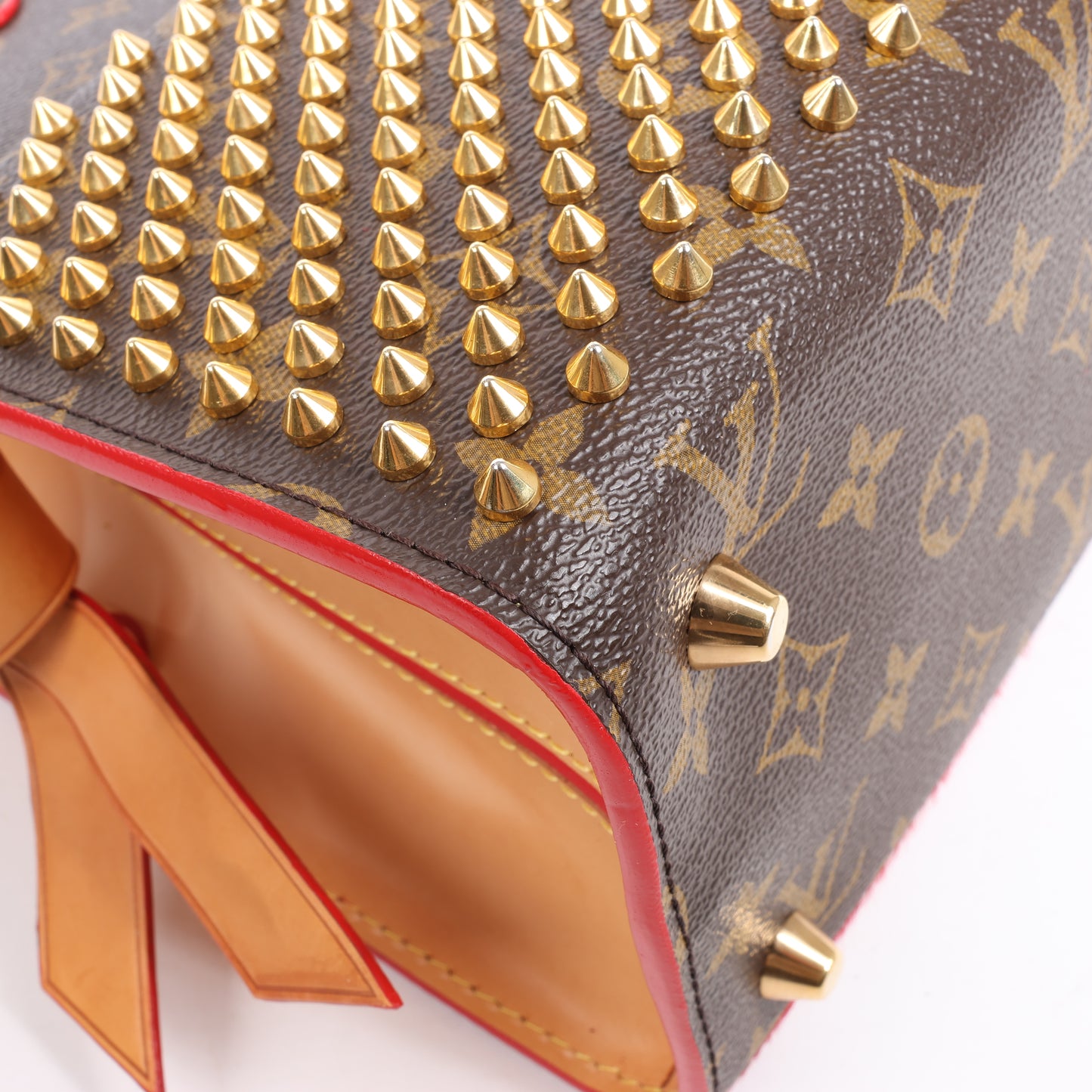 Louis Vuitton x Christian Louboutin Monogram Iconoclast Handtasche in Braun x Rot M41234