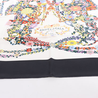 Hermès Carré 90 Seidenschal „BRIDES DE GALA EN FLEUR“.