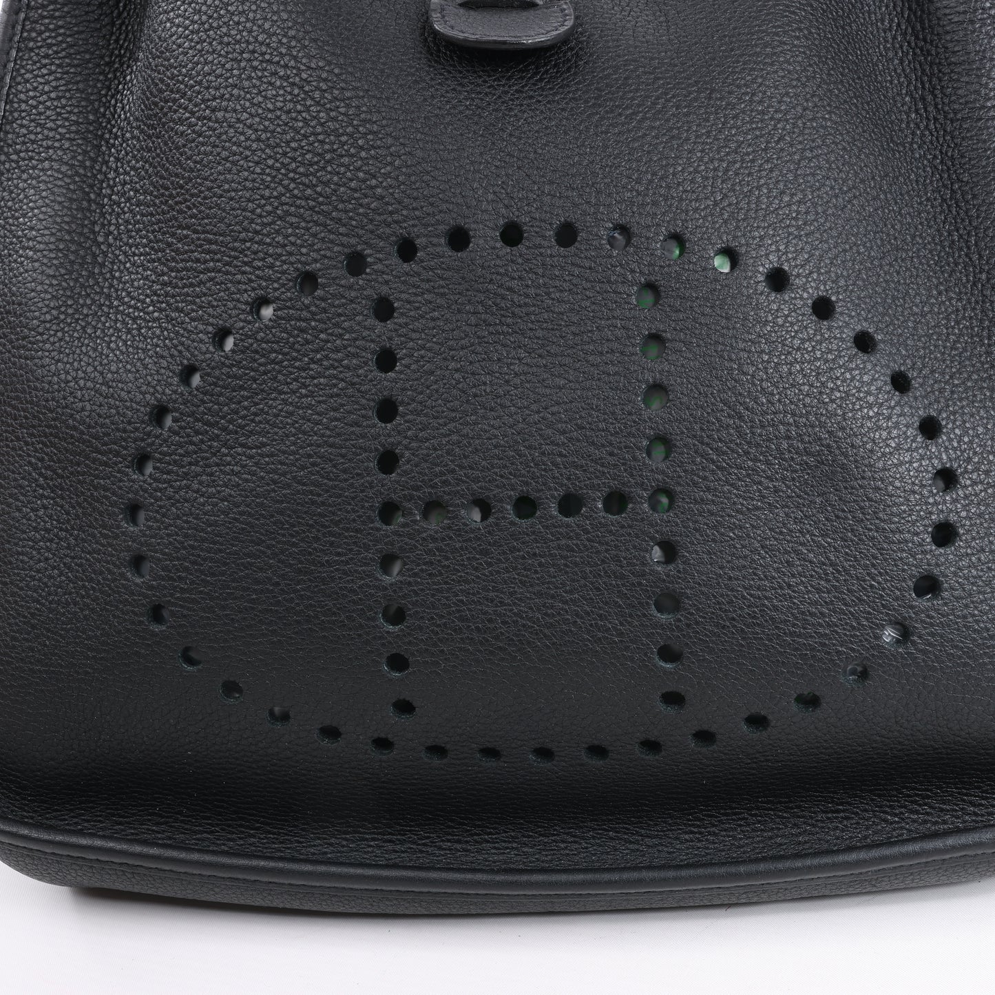 Hermes Evelyne 1 33 GM Taurillon Clemence Schwarz Silber Metallbeschläge G:2003